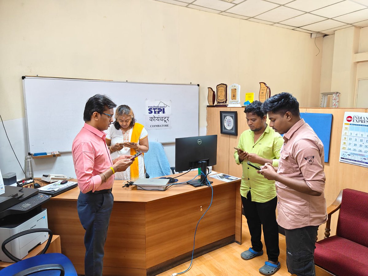 Officer &amp; Staff of STPI Coimbatore celebrated the Constitution Day by reading of the preamble to the Constitution and reaffirming the commitment to uphold its ideology
#ConstitutionDay #ConstitutionDay2025 #ConstitutionAt76 #STPIINDIA