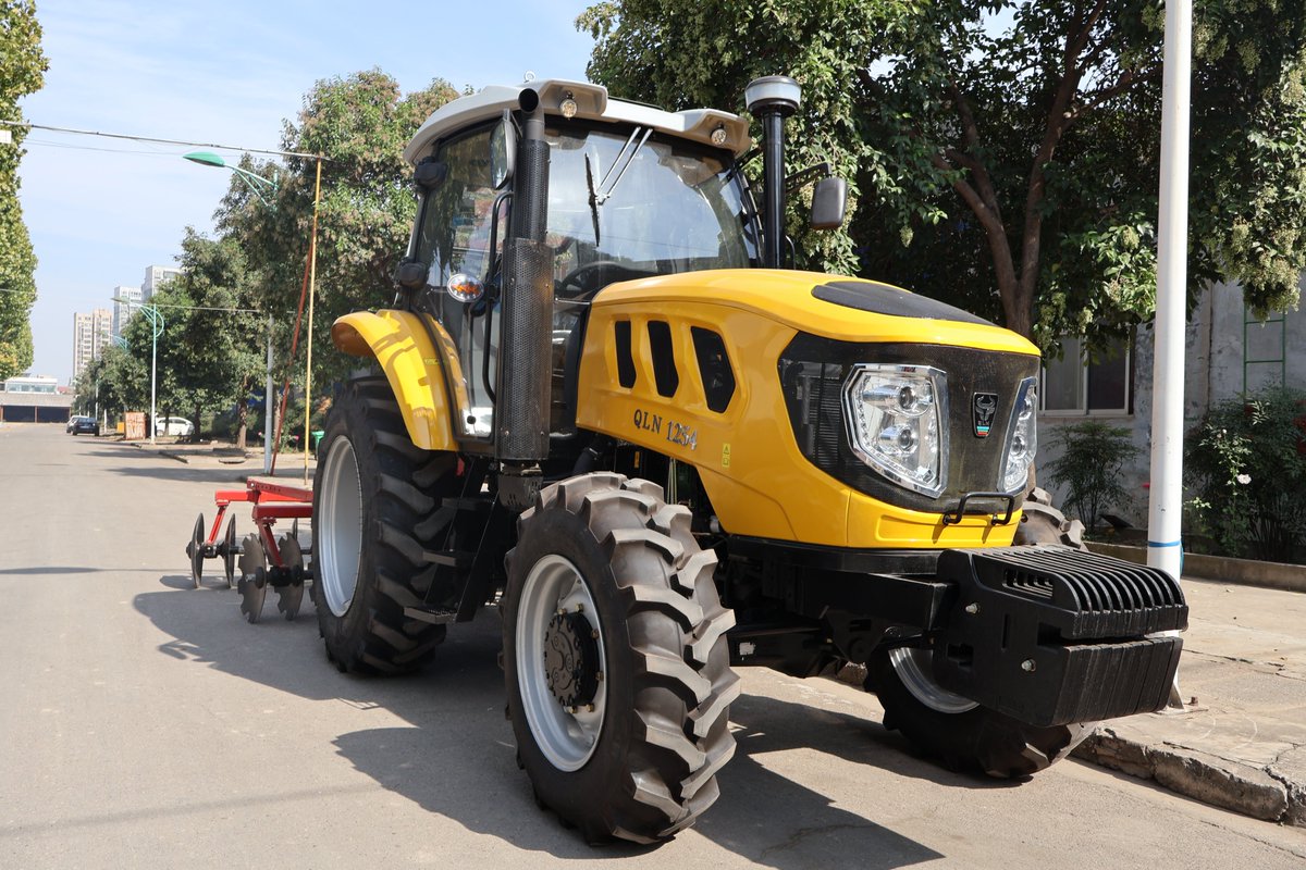 HenanQln's tweet image. #4WDTractor #NewTractor #factorydirect Best price New 4-wheel farm tractor