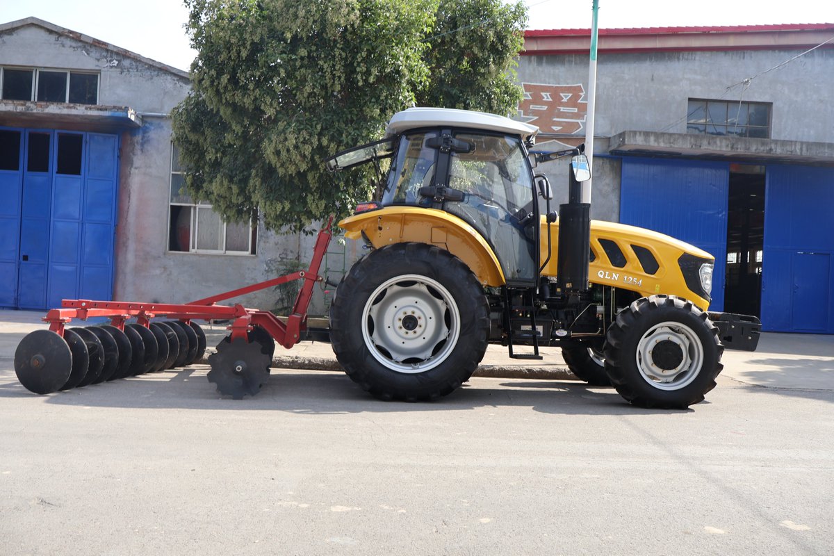 HenanQln's tweet image. #4WDTractor #NewTractor #factorydirect Best price New 4-wheel farm tractor