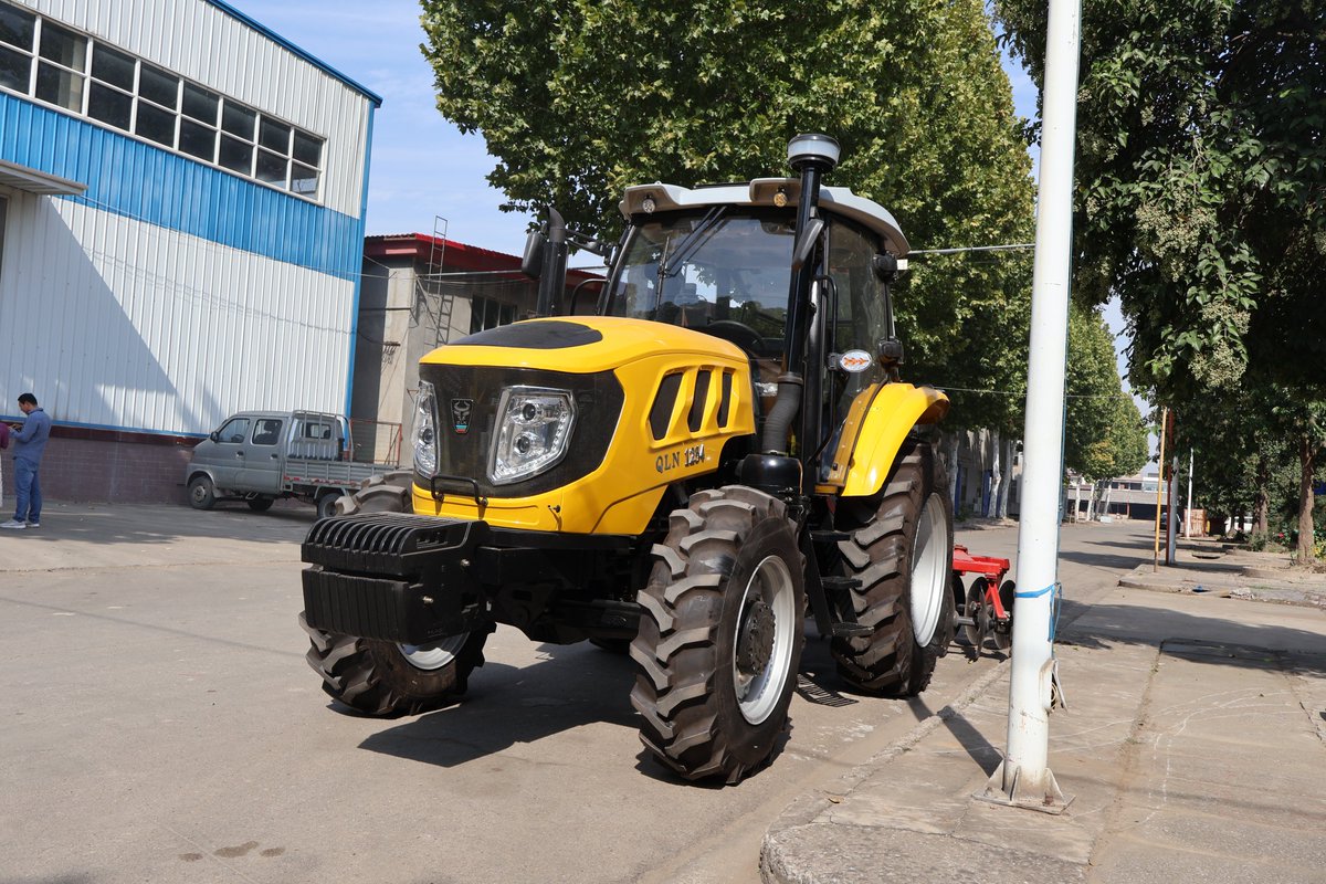 HenanQln's tweet image. #4WDTractor #NewTractor #factorydirect Best price New 4-wheel farm tractor