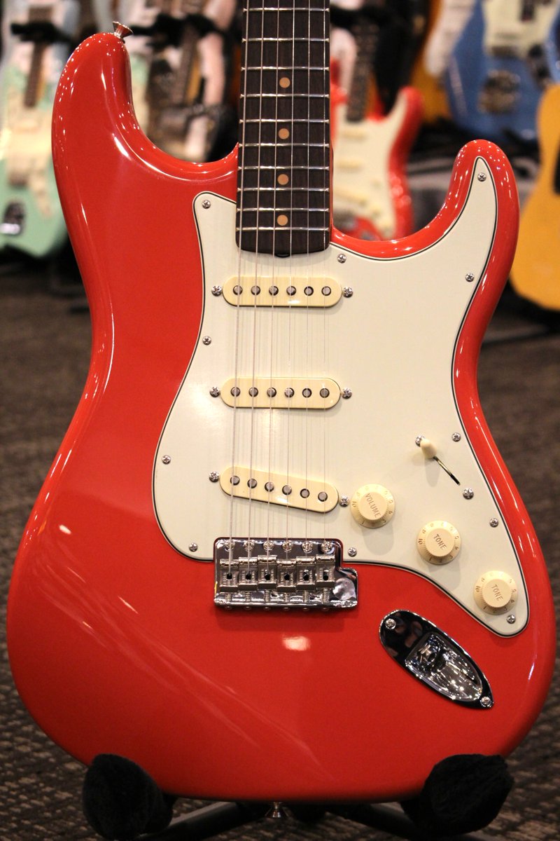 tenjin_kurosawa's tweet image. 【Limited Edition】
Fender American Vintage IIより限定モデル登場！
Fiesta Redカラーに3A相当のフレイムメイプルネックを採用した1961 Stratocasterです！

サテンフィニッシュのネック裏、カスタムショップ製PUで演奏性もサウンドも抜群！

是非お買い求めください！

#fender #エレキギター