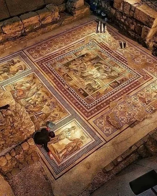 Rainmaker1973's tweet image. The world’s largest ancient mosaic has been discovered in Turkey.

Archaeological excavations in Antakya, Turkey have turned up the largest floor mosaic at 9,000 square feet (836 m²) made in late Roman period, IV Century CE.
