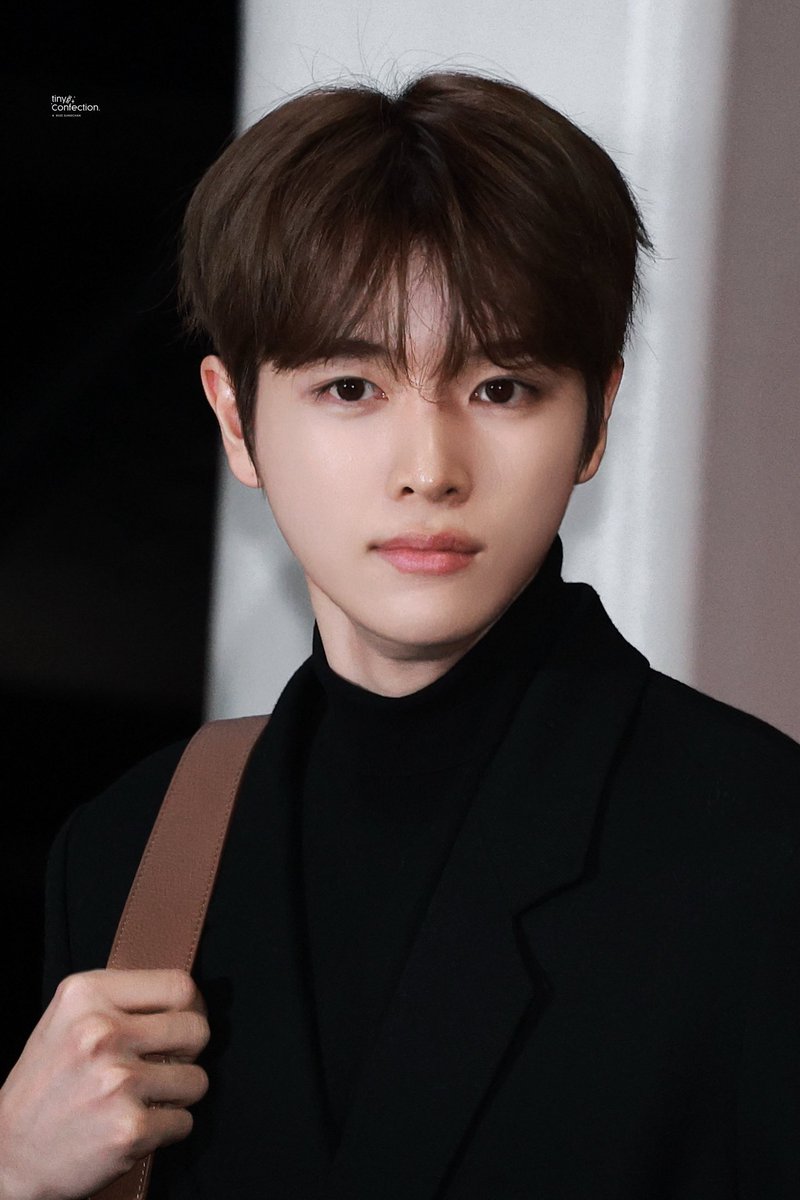 tinyConfection's tweet image. 251126 겨울남자
#성찬 #SUNGCHAN #ソンチャン 
#RIIZE #라이즈