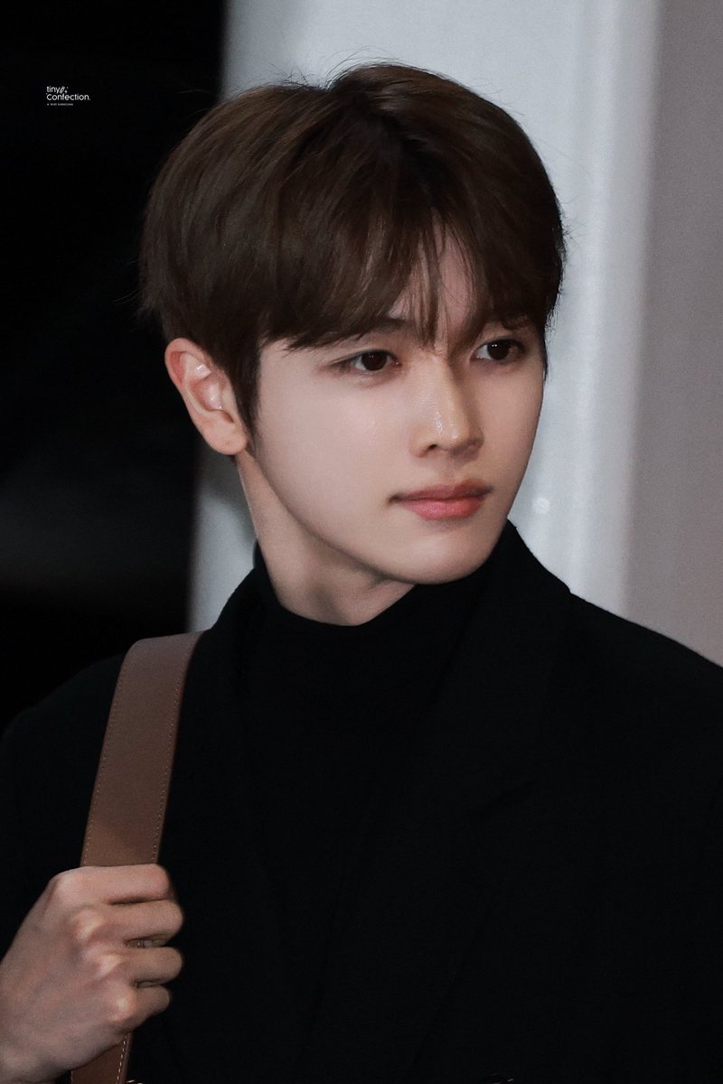 tinyConfection's tweet image. 251126 겨울남자
#성찬 #SUNGCHAN #ソンチャン 
#RIIZE #라이즈