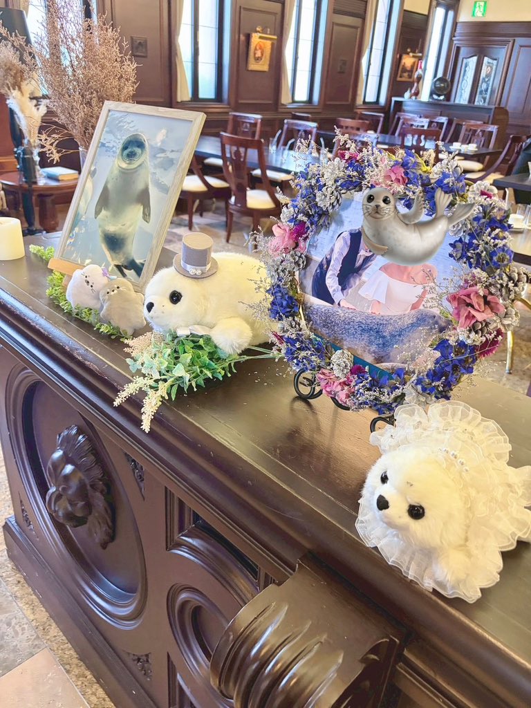 misolalala_men's tweet photo. そして11月23日、挙式披露宴を執り行いました
ミゾレになぞらえたアイテムをたくさん作って🦭
当日眩しいほどの晴天だったのは紛れもなく坊っちゃんのおかげだよ、これからもよろしくね︎︎☁✨ https://t.co/Ono6gcaEOW