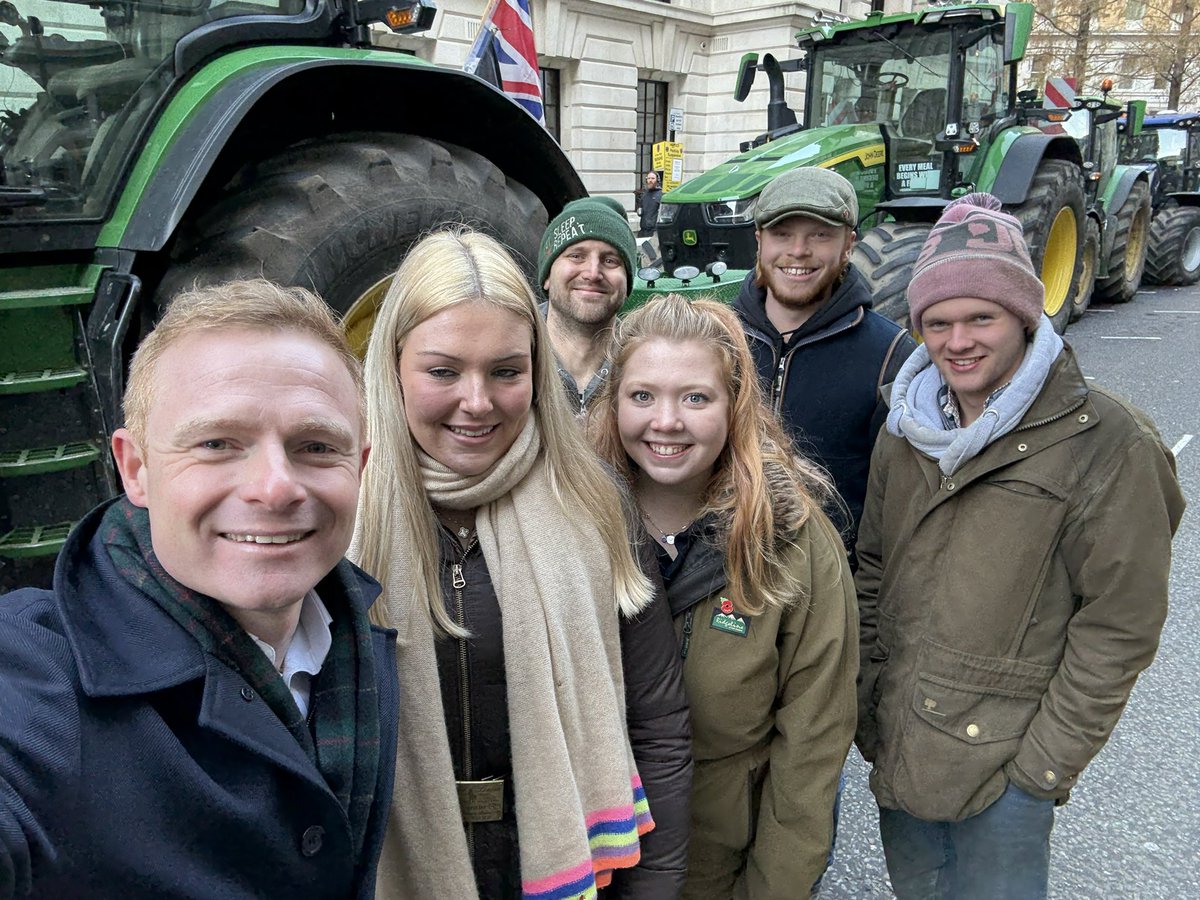 _RobbieMoore's tweet image. The police may have blocked Whitehall - but our farmers voices will be heard. 

Backing our farmers every step of the way.