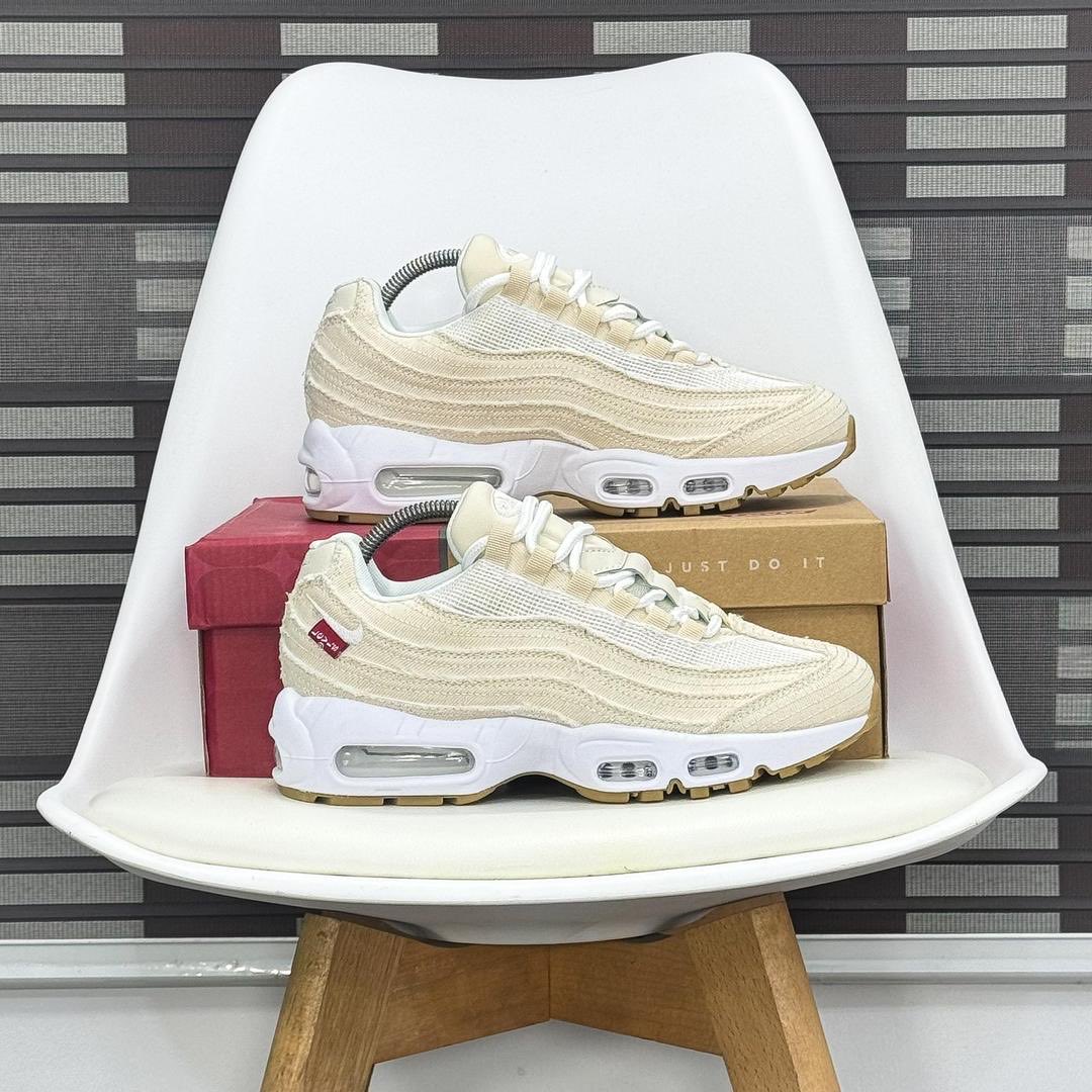 Kicksbyconny's tweet photo. https://t.co/tNV7fQYkZw