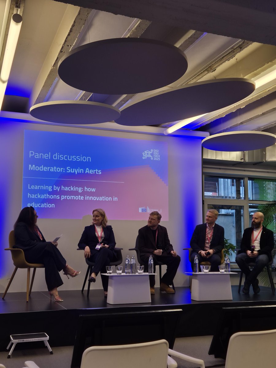 ATEE_Brussels's tweet image. Yesterday, ATEE took part in #DigiEduHack, exploring the future of digital education and new concepts like FOBO (fear of being obsolete).
A great moment of collaboration and reflection on how tech and AI will shape tomorrow’s learning.
More insights coming soon!