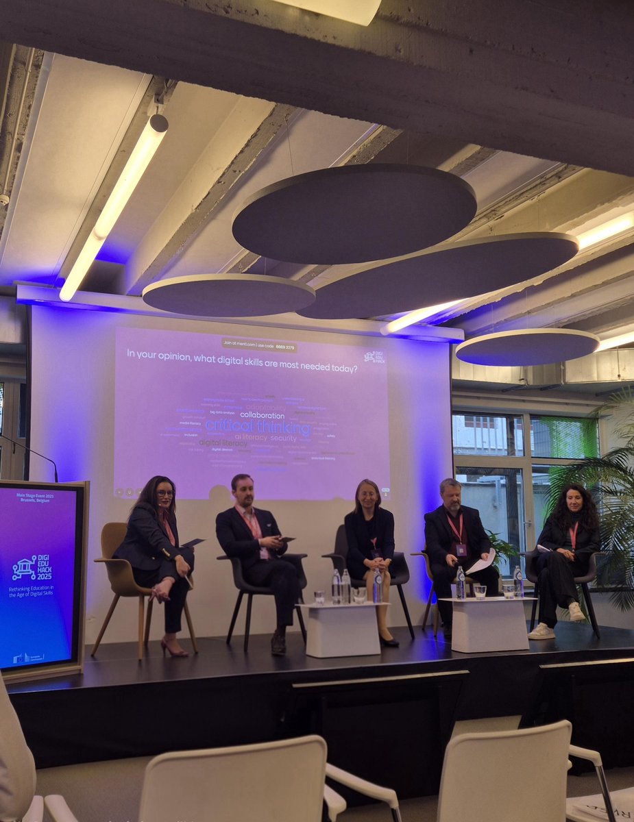 ATEE_Brussels's tweet image. Yesterday, ATEE took part in #DigiEduHack, exploring the future of digital education and new concepts like FOBO (fear of being obsolete).
A great moment of collaboration and reflection on how tech and AI will shape tomorrow’s learning.
More insights coming soon!