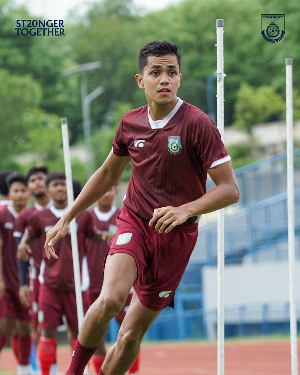 gresikutdFC's tweet image. Bersama membangun kepercayaan diri sebagai persiapan menyambut laga perdana musim ini.

#GresikUnited #LaskarJokoSamudro #ST20NGERTOGETHER #DailyTraining