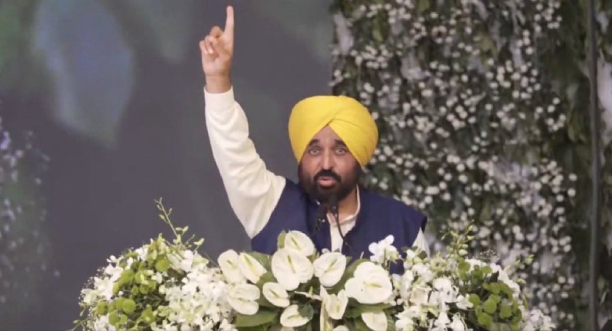 Punjab AAP gov led by CM <a href="/BhagwantMann/">Bhagwant Mann</a> has today started distributing 377 Crores to 31,00+ families as the compensation just for houses &amp; animals damaged by floods.

Each family to get 1.2-2 Lakh for house &amp; 60-80,000 for animals damage.

Have you ever heard such compensation ?