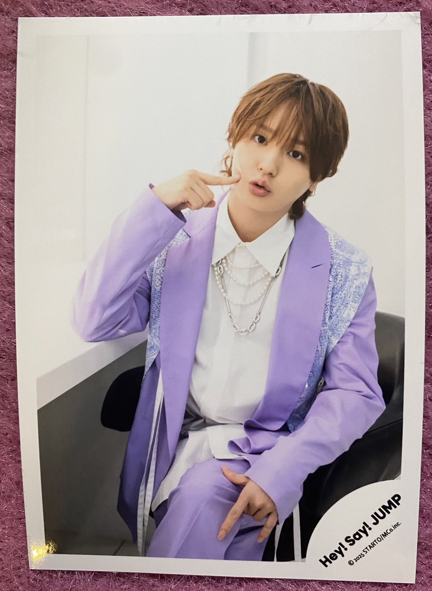 Ssay撮影での伊野尾くん、たくさんほっぺつん👉しててかわいい