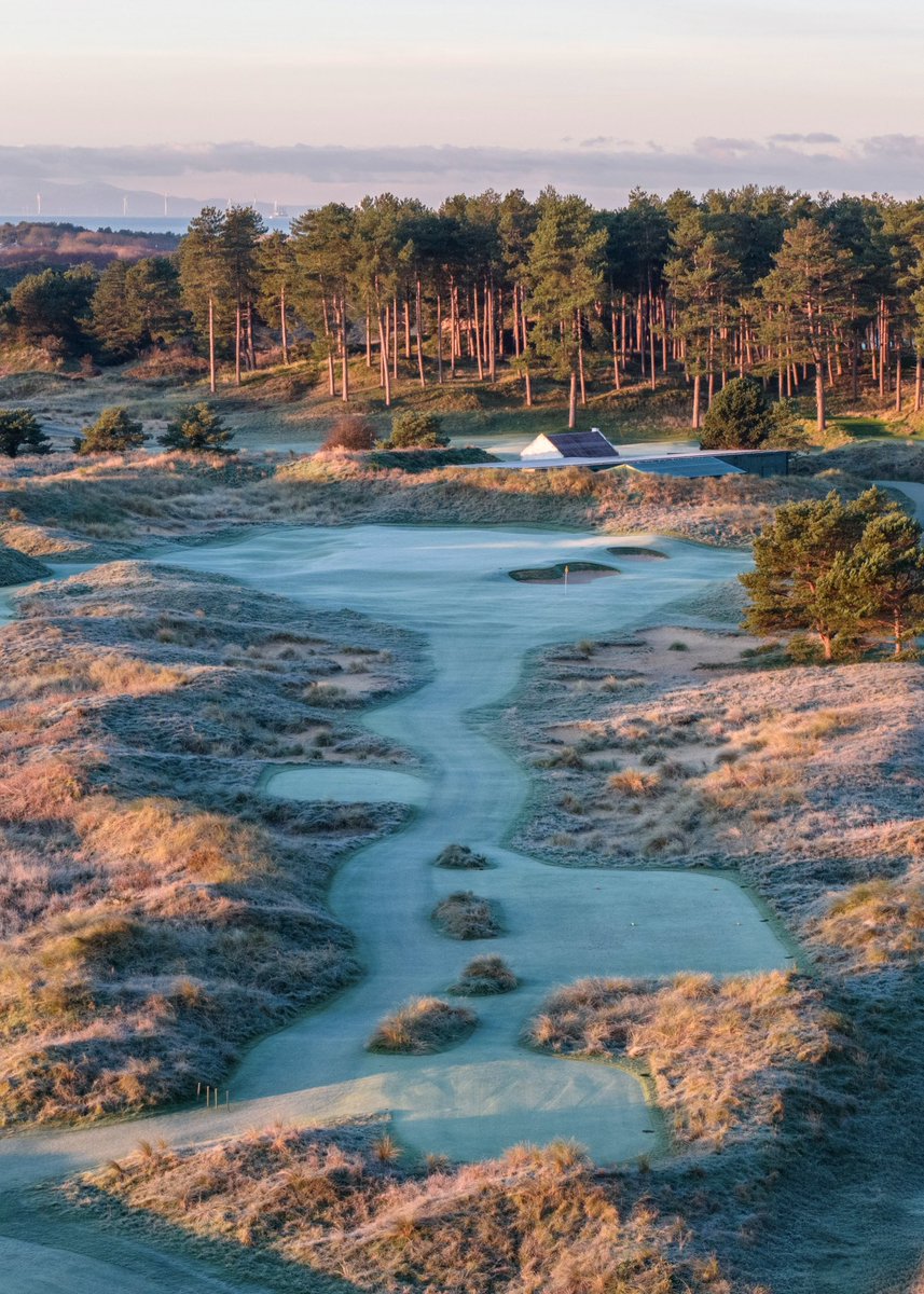 Hillside_GC's tweet image. Winter golf⛳️ ❄️ 
Hole 4 looking spectacular in the frost.
#golfphoto #linksgolf #hillsidegolfclub #autumn #wintergolf