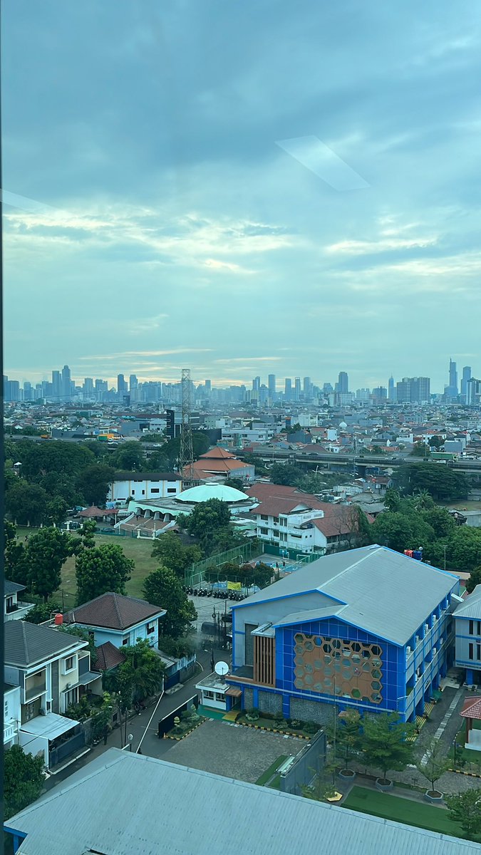 Alwi_farid's tweet photo. Penuh sekali kota ini https://t.co/C4YLr0hBnC