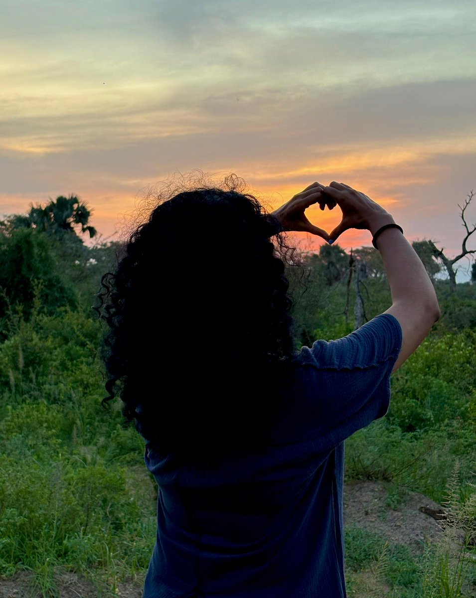 The best kind of therapy is a safari Game Drive <a href="/SambiyaLodge/">Sambiya River Lodge</a> Photo credit <a href="/alema_harold/">🅰🅻🅴🅼🅰</a>