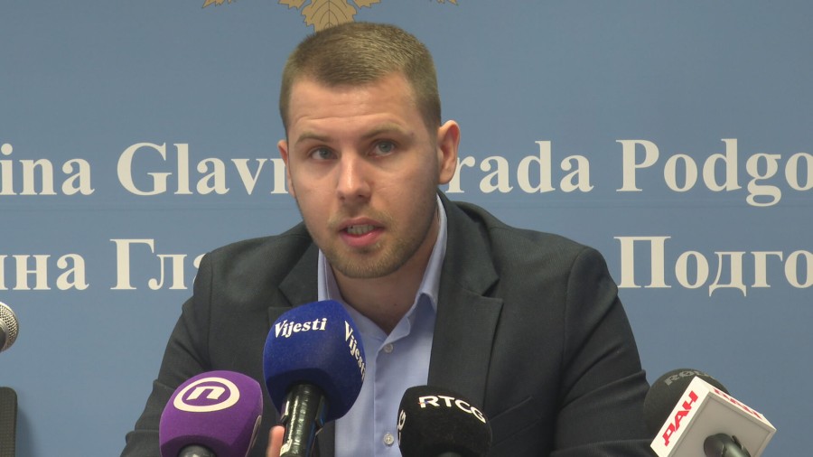 RTCGme's tweet image. Mašković: U Narodnoj biblioteci „Radosav Ljumović“ uvode se politički filteri, gradonačelnik ne reaguje
rtcg.me/vijesti/politi…