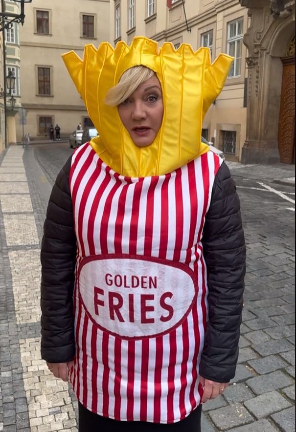 Majkl_ACS's tweet photo. @PatrikNacher @prezidentpavel @AndrejBabis Patriku, a tohle je za vás v pořádku? Btw budoucí ministryně financí 🙂 https://t.co/Sn6uOO2jW8