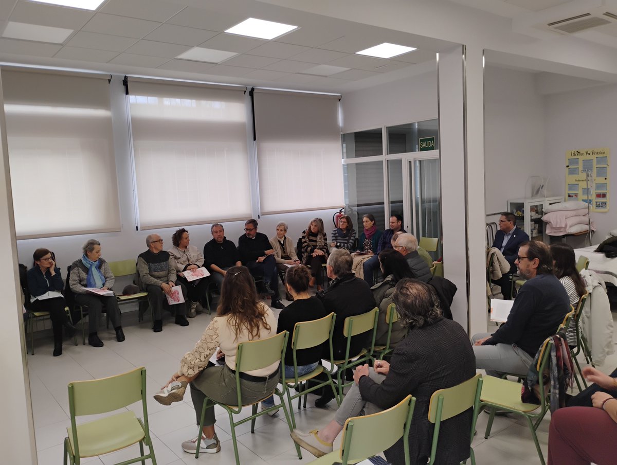 cadiocva's tweet image. 💌 #MientrasHayaPersonasHayEsperanza El Centro Integral de Empleo de @cadiocva abre sus puertas para mostrar a personas voluntarias de @_CARITAS y equipos de #CáritasParroquiales los diferentes proyectos que alberga el centro. 

👉🏻 Conoce más en goo.su/Wa7VIp