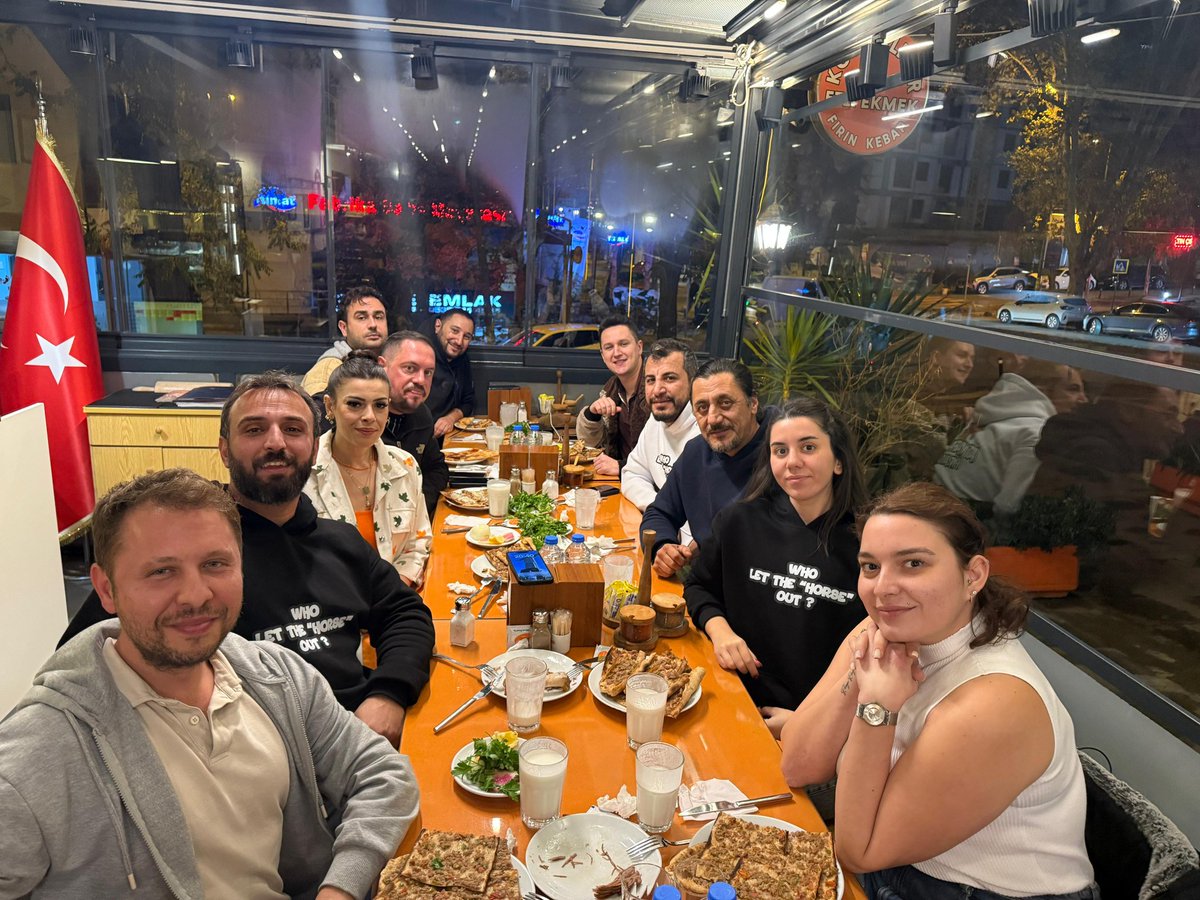 kimbuatkafalari's tweet image. Mesaisi olan arkadaşlarımın da öğle arası yaklaşmışken, Gurme Kulübümüzle gerçekleştirdiğimiz Konya mutfağından görseller paylaşarak daha çok acıkmayalım mı? 🙈😅 Dayanın az kaldı. 🥳

#Konya 
#chef 
#afiyetolsun
#wednesdaymotivation 
#wednesday 
#YummyYummyYummy
#delicious