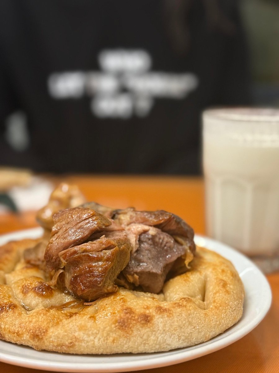 kimbuatkafalari's tweet image. Mesaisi olan arkadaşlarımın da öğle arası yaklaşmışken, Gurme Kulübümüzle gerçekleştirdiğimiz Konya mutfağından görseller paylaşarak daha çok acıkmayalım mı? 🙈😅 Dayanın az kaldı. 🥳

#Konya 
#chef 
#afiyetolsun
#wednesdaymotivation 
#wednesday 
#YummyYummyYummy
#delicious