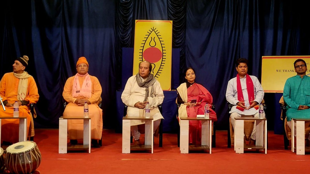 MissionNarottam's tweet image. Workshops on Dhrupad (Ustad Wasifuddin Dagar, Padma Shri) and Sattriya Nritya (Smt. Usha Rani Baishya, Bismillah Khan Awardee) began on 26 Nov 2025 at Ramakrishna Mission Narottam Nagar for students of classes 6–9.
Organised in association with #SPICMACAY, Arunachal Chapter.