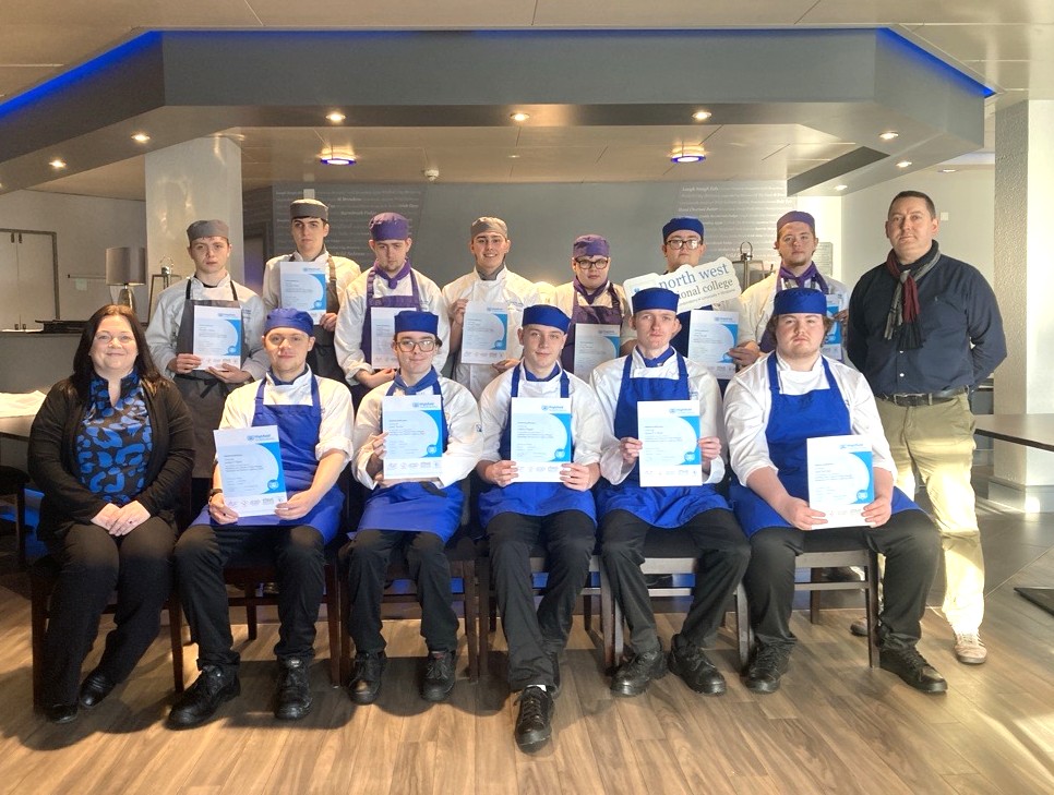 nwrc_college's tweet image. Congratulations to our Year 1 &amp;amp; 2 FDQ Level 2 Professional Chef students on receiving their Level 2 Award in Allergen Awareness Certificates – presented by Tutor Rachael Burns, and Course Co-ordinator John Crowe.

Very well done everyone.

#Catering #FromHereToCareer