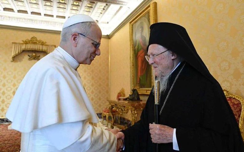 Papa tam da bugünkü gerekçeler ile 100 yıl önce iznik'i ziyaret etmek istemiş, Atatürk dış kapıyı göstermişti.
Atatürk Müslüman değil, siz Müslümansınız öyle mi?