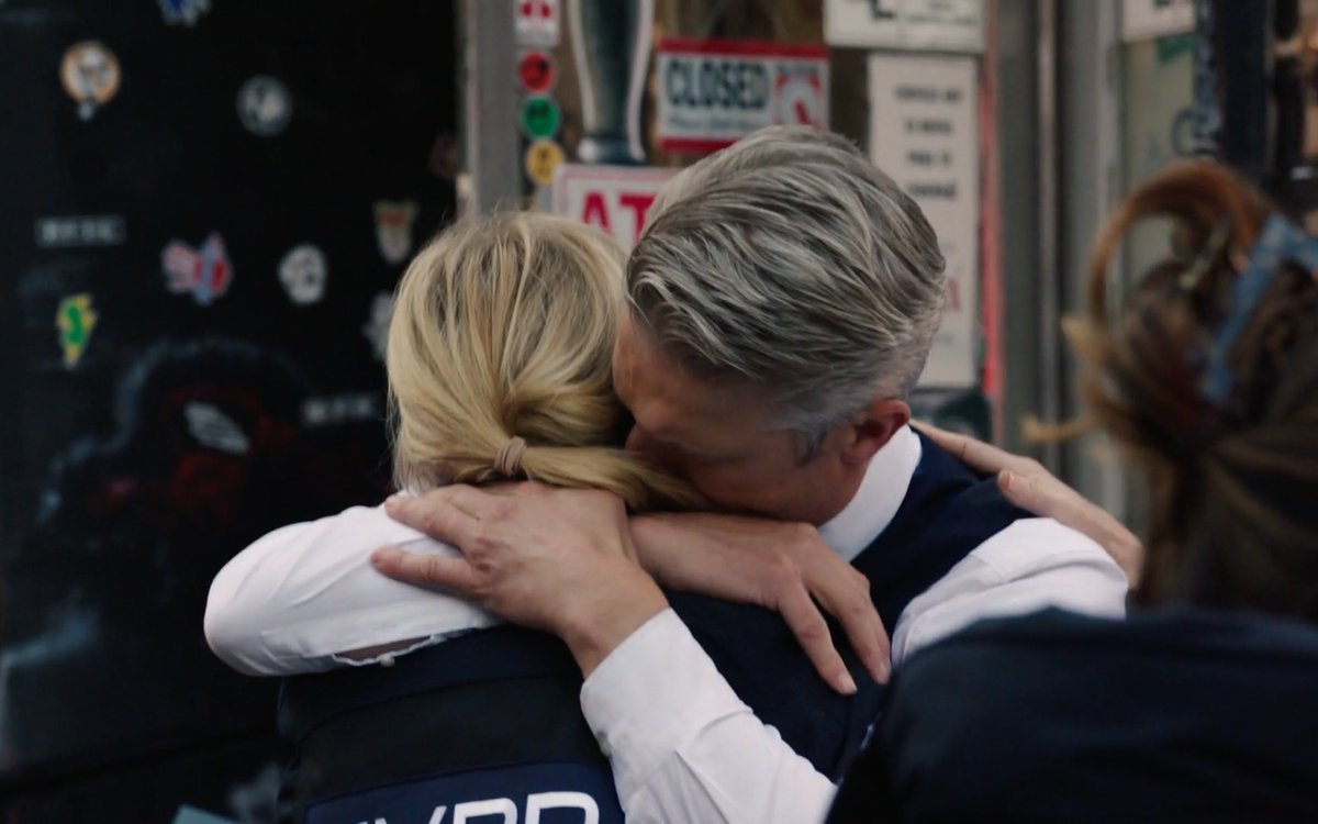 rollinsxcarisi's tweet image. this parallel &amp;gt; 
#svu