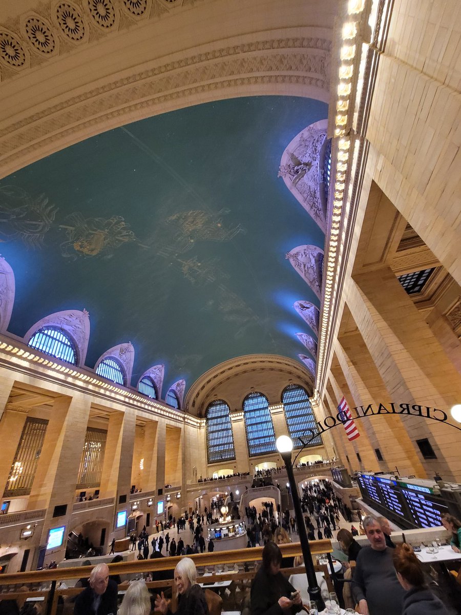 RFgeekPC's tweet image. This is a beautiful space 
Grand Central in NYC