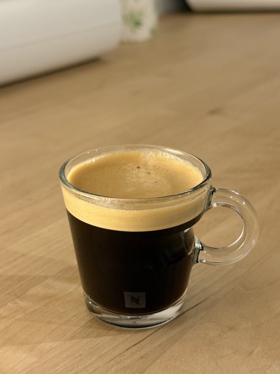 fernandezavocat's tweet image. Café! C’est donc le café bascule de la semaine, le café méridien, le café du jour des enfants, le café credi, bref le café du mercredi! Ce soir l’essentiel de la semaine sera fait! Et ça sera déjà très bien! Et sinon je vous souhaite de passer une bonne et belle journée! Go! ☕️