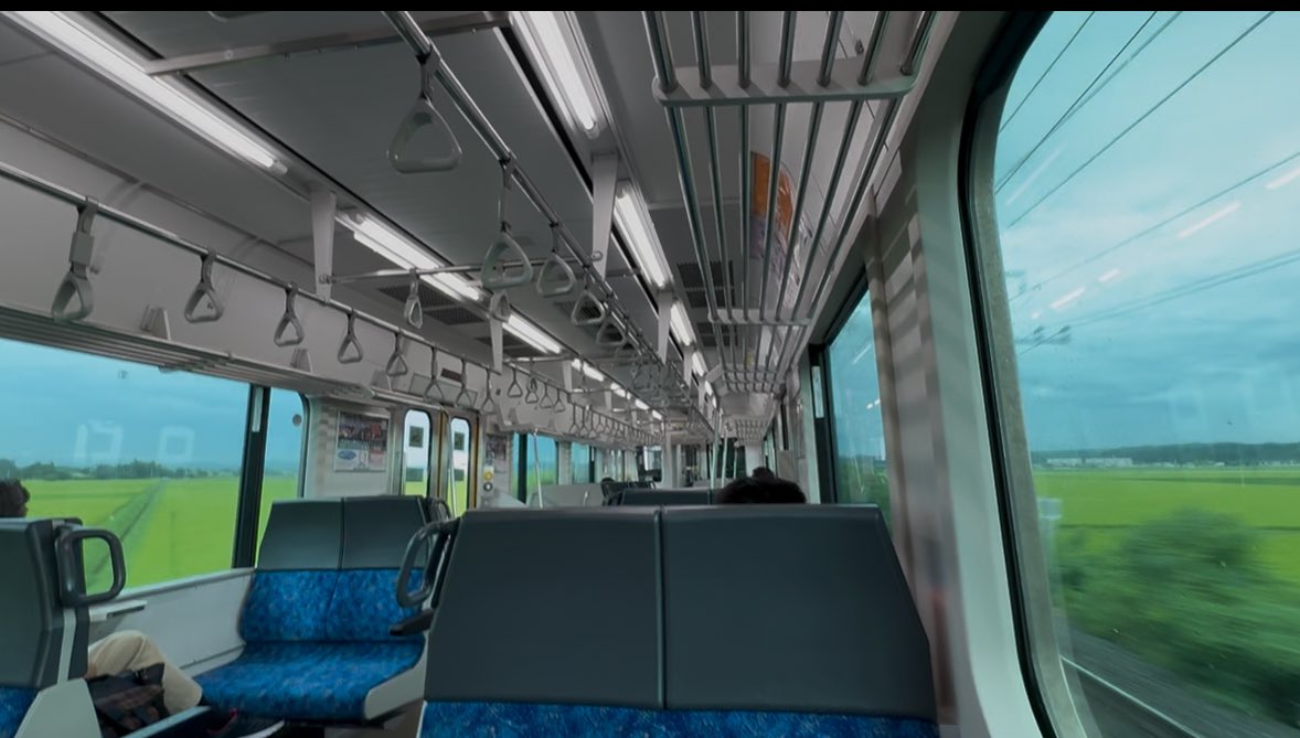 dig_kunita's tweet image. おそらく今後の東北標準のE723系、15年前のE721刑に比べて明らかにサービスも内装もランク下がっててマジで笑えん