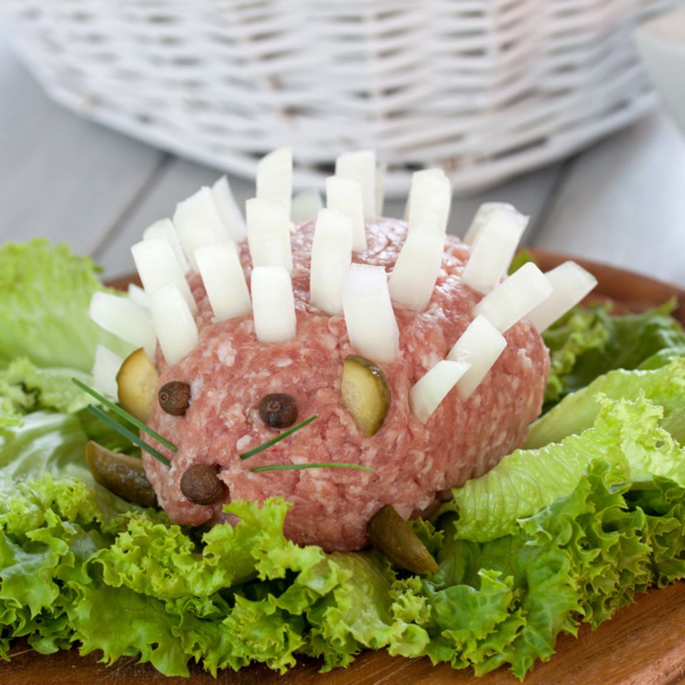 QuetzalPhoenix's tweet image. Important reminder:
In Germany and Poland they enjoy shaping raw pork mince into Hedgehogs (Mettigel) before eating 

This is the greatest combination of high trust society and autism I can imagine.

And proof that hedgehogs and autism are deeply linked.