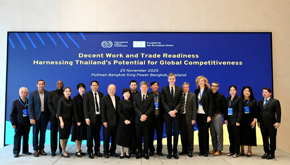 EUinThailand's tweet image. The EU &amp;amp; @ILOAsiaPacific are convening government, employers &amp;amp; workers to discuss how Thailand can strengthen trade competitiveness while advancing decent work.

The dialogue is part of an EU-funded #FutureOfWorkAPAC project via @EU_FPI.

#EUForeignPolicy