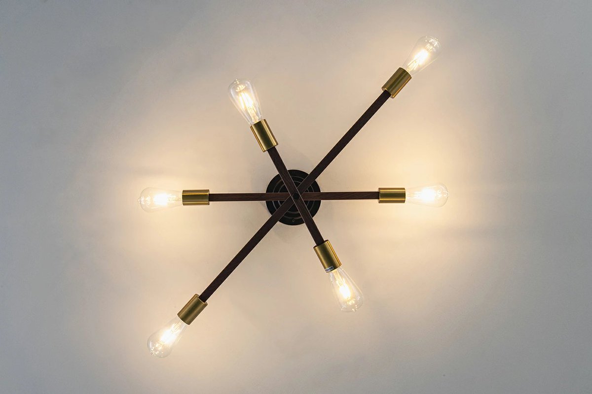 ブラック×ゴールドのバイカラーがおしゃれなRADIELSのシーリングライト