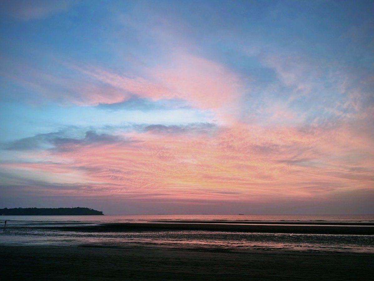 sanjivdgoa's tweet image. Miramar Beach cleaning is wonderful initiative by our Mayor Rohit Monserrate and CCP. We request you to join the group and be a part of this wonderful initiative. Regular beach users are requested to please call Mayor and get added to the group.

#walking
#runningcommunity