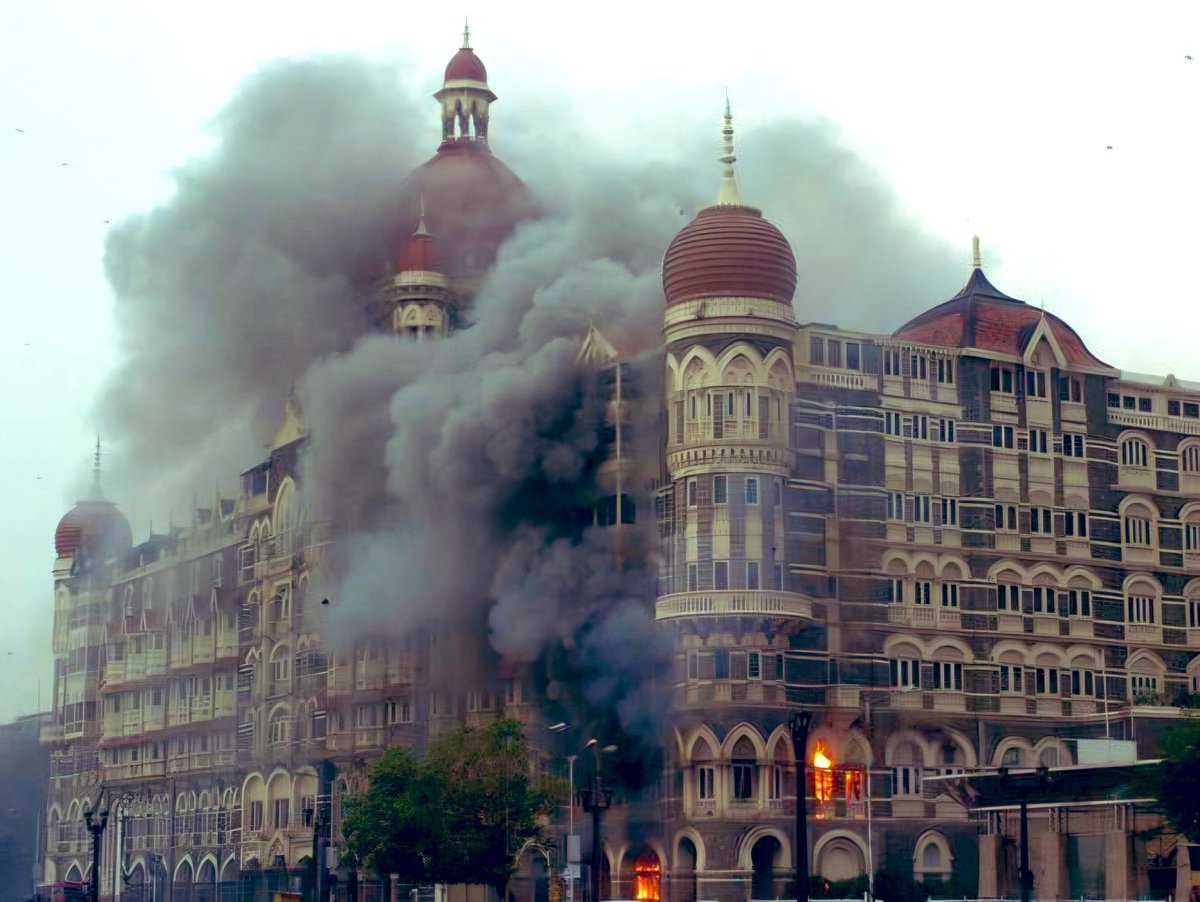 Lap_surgeon's tweet image. 26/11 को हुए मुंबई आतंकी हमले में मातृभूमि की रक्षा के लिए अपना बलिदान देने वाले मां भारती के वीर सपूतों  को विनम्र श्रद्धांजलि।🙏

Never forget!
 #MumbaiTerrorAttack