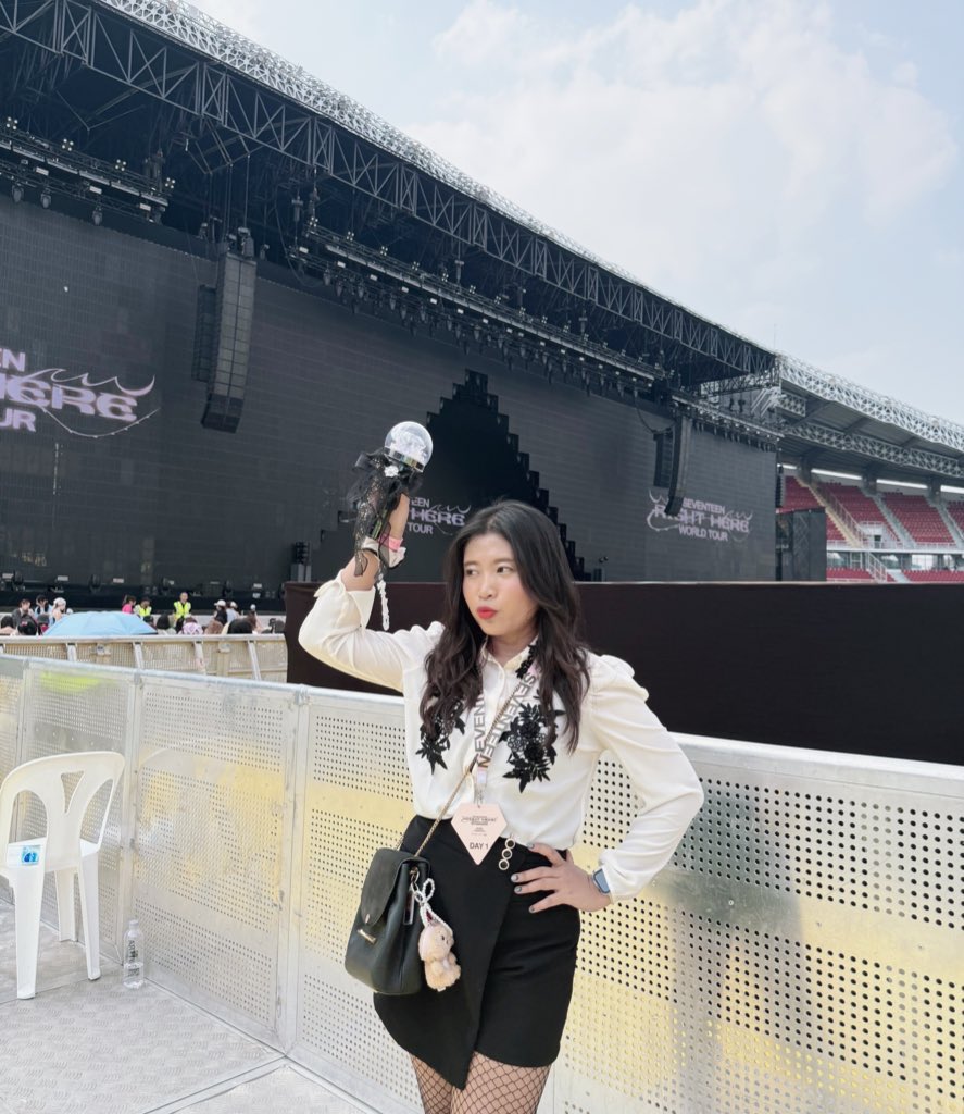 bibbabbbi's tweet image. - attend svt concerts in Asia
- eat kebab in Turkey
- sip hot apple punch in Austria
- just chill and laying down in the Alps 

Being 25+ means you get to shape your own life, go where you want, and collect the moments that make you feel alive.