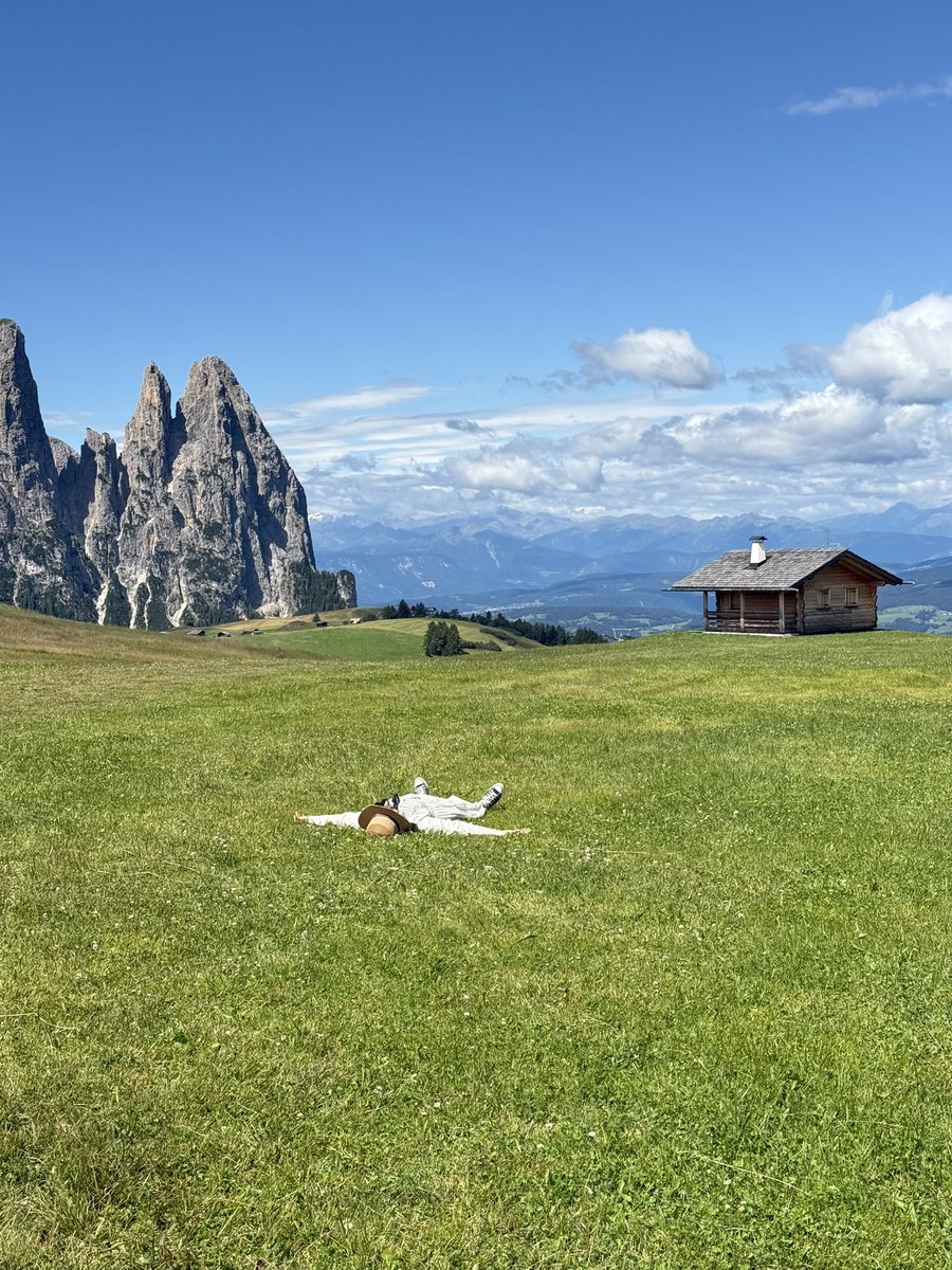 bibbabbbi's tweet image. - attend svt concerts in Asia
- eat kebab in Turkey
- sip hot apple punch in Austria
- just chill and laying down in the Alps 

Being 25+ means you get to shape your own life, go where you want, and collect the moments that make you feel alive.