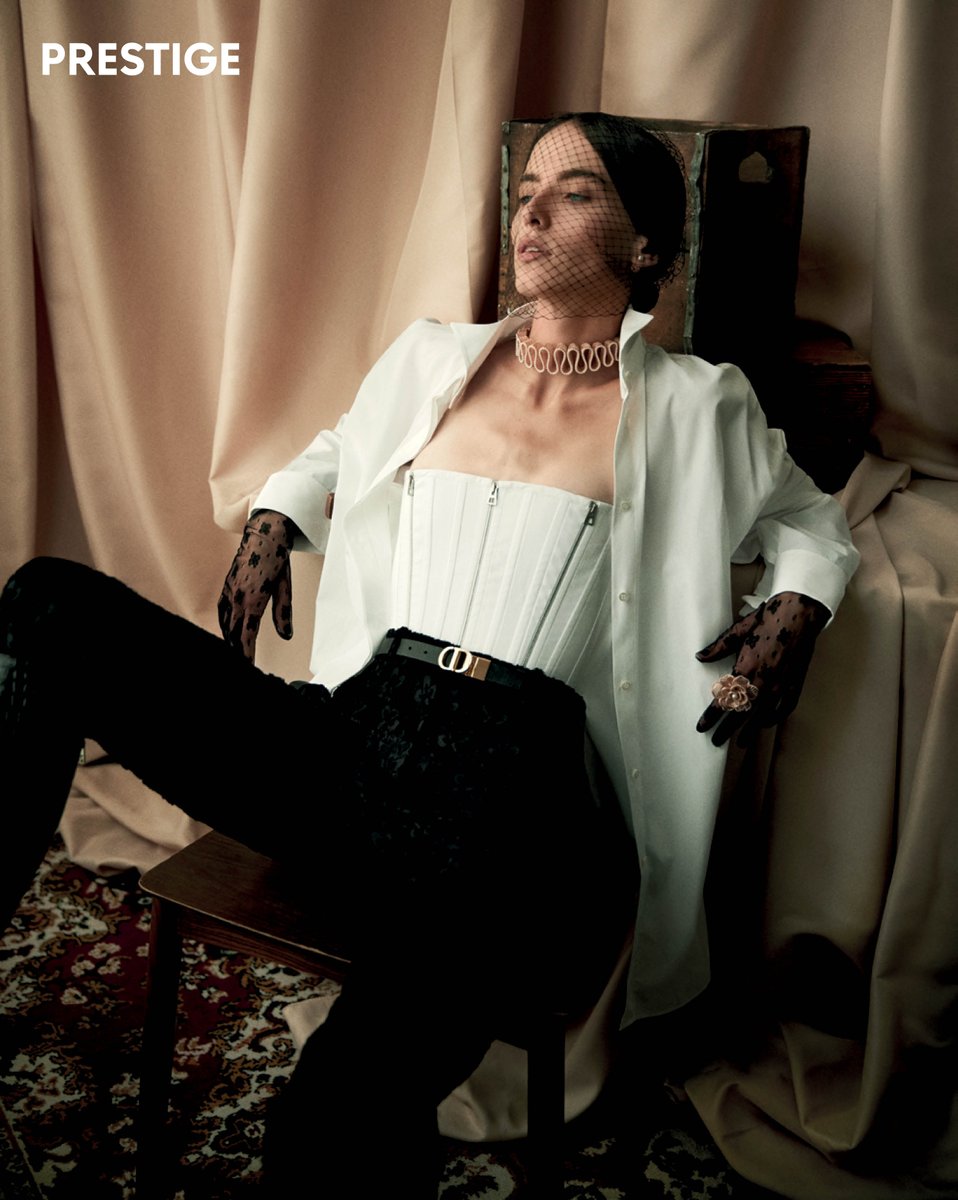 Prestige_Mag's tweet image. Beyond the Range: A fashion story of contrasts and foils
An intriguing dichotomy plays out between the rigours of Puritan modesty and the uncompromising strength of femininity.

Read more
prestigeonline.com/id/style/fashi…