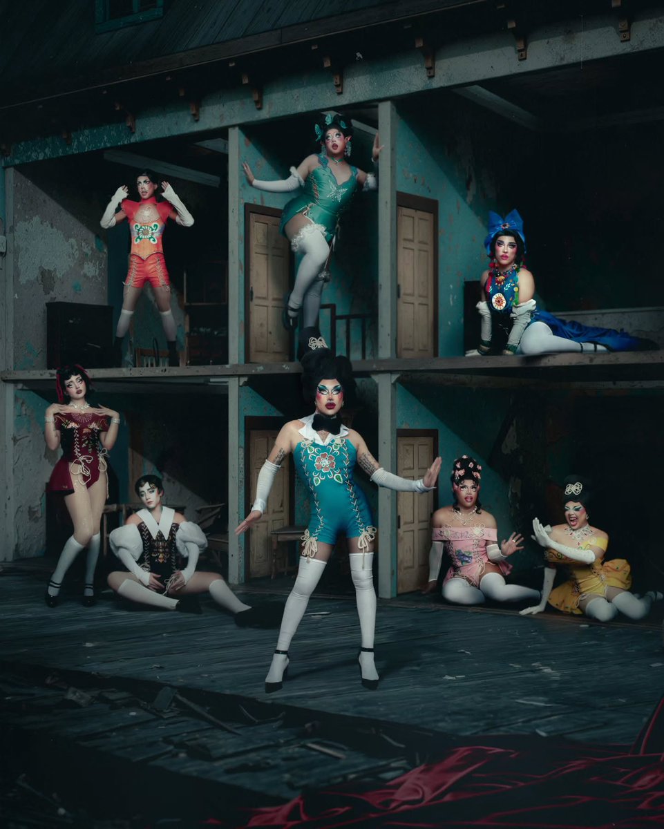 DragBasee's tweet image. Calypso &amp;amp; her family looking enchanting in new photos for the family resemblance challenge. &quot;La Más Lupita&quot;.     

#LMD7