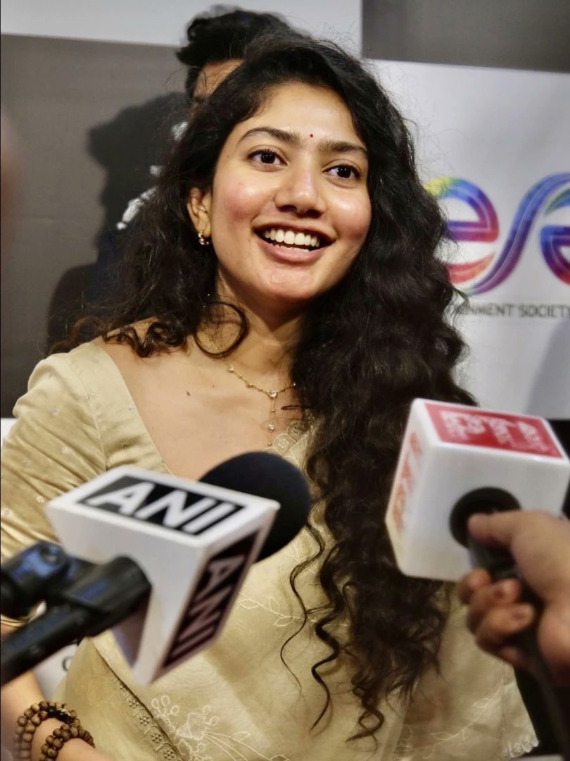 Venkat___nani's tweet image. #SaiPallavi @Sai_Pallavi92 Her Smile 😍