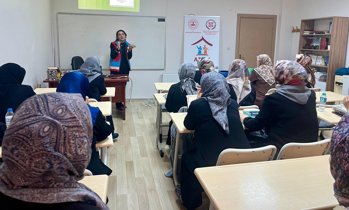 TC_sancaktepe's tweet image. 🔷️Sancaktepe’de Kadınlara Yönelik “Aile Yaşam Becerileri” Eğitimi Düzenlendi

📌Sancaktepe Kaymakamlığı Aile Destek Merkezi (ADEM) tarafından yürütülen aile eğitimi çalışmaları kapsamında, Mahşeker Kur’an Kursu’nda kadınlara yönelik “Aile Yaşam Becerileri” eğitimi…