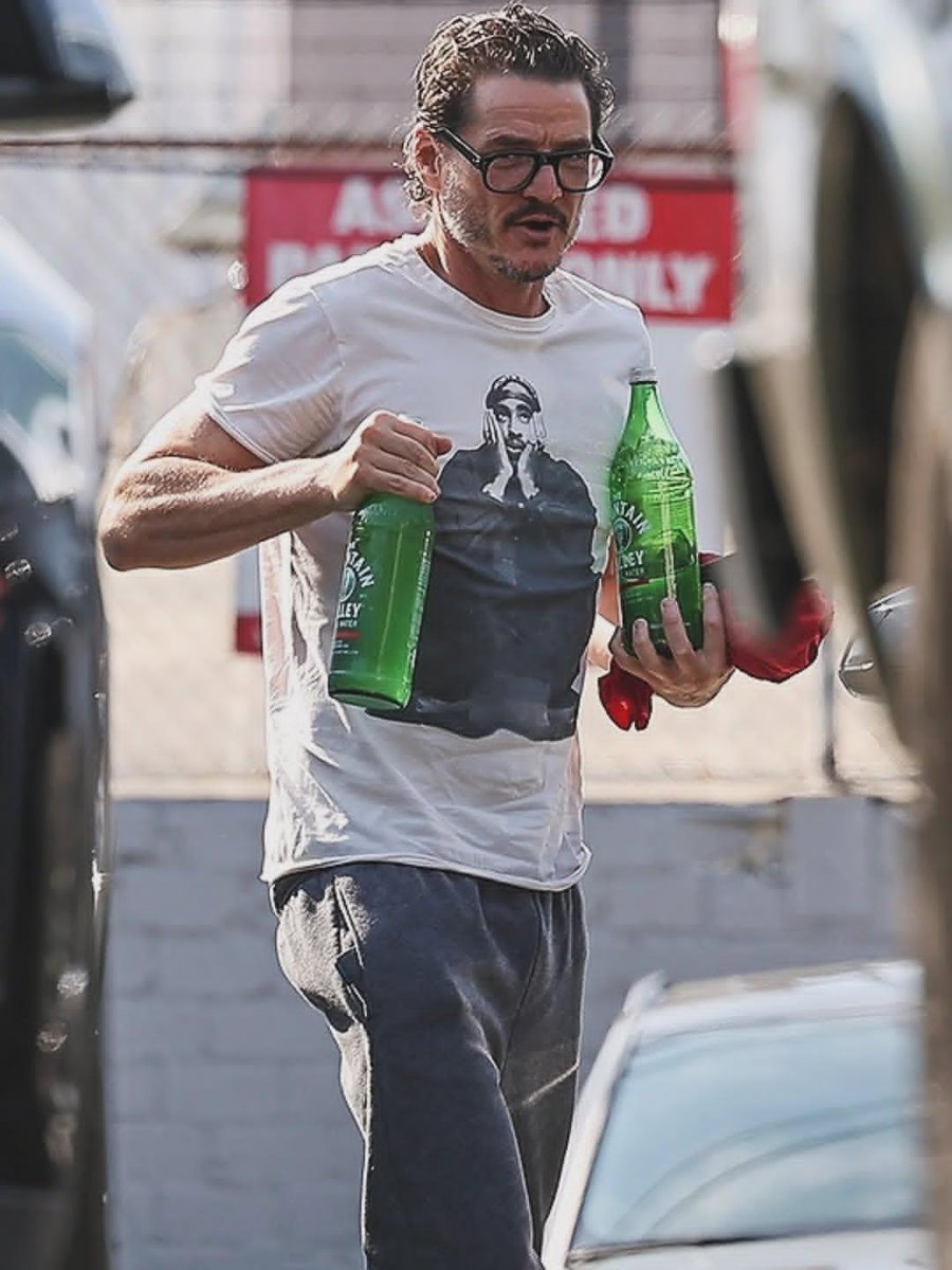 pascalxjoel's tweet image. the arms