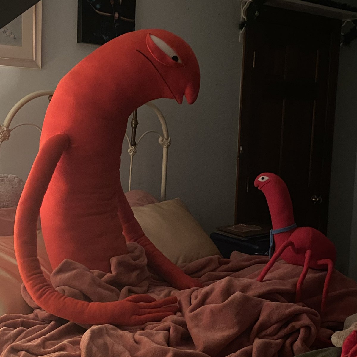 basicallyedd's tweet image. "who is this and why is he on the bed"