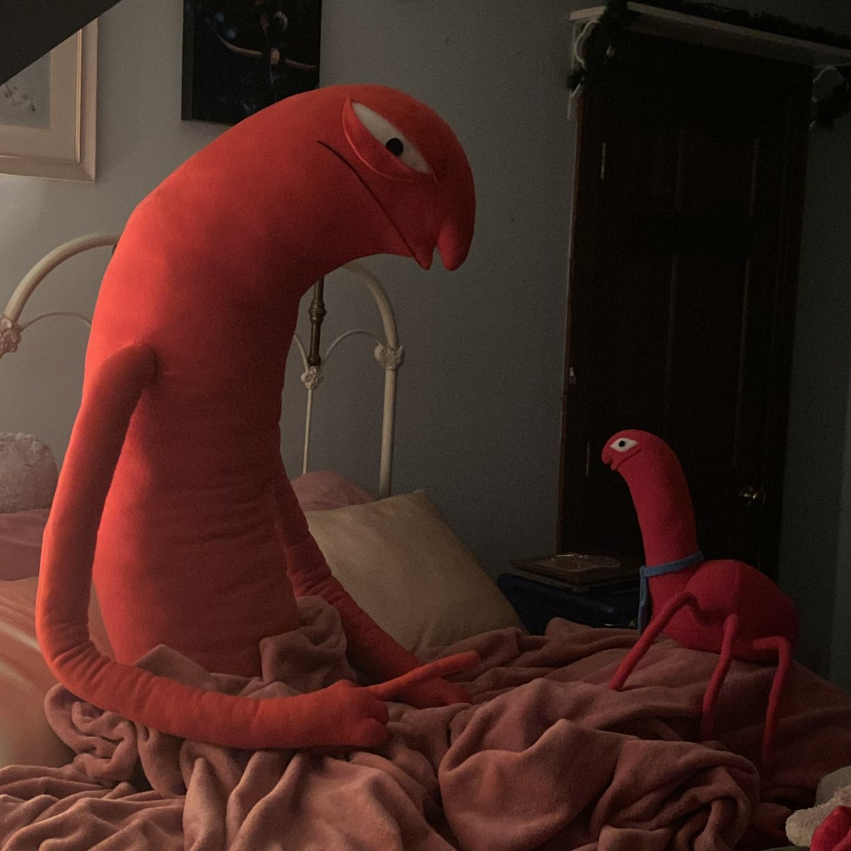 basicallyedd's tweet image. "who is this and why is he on the bed"