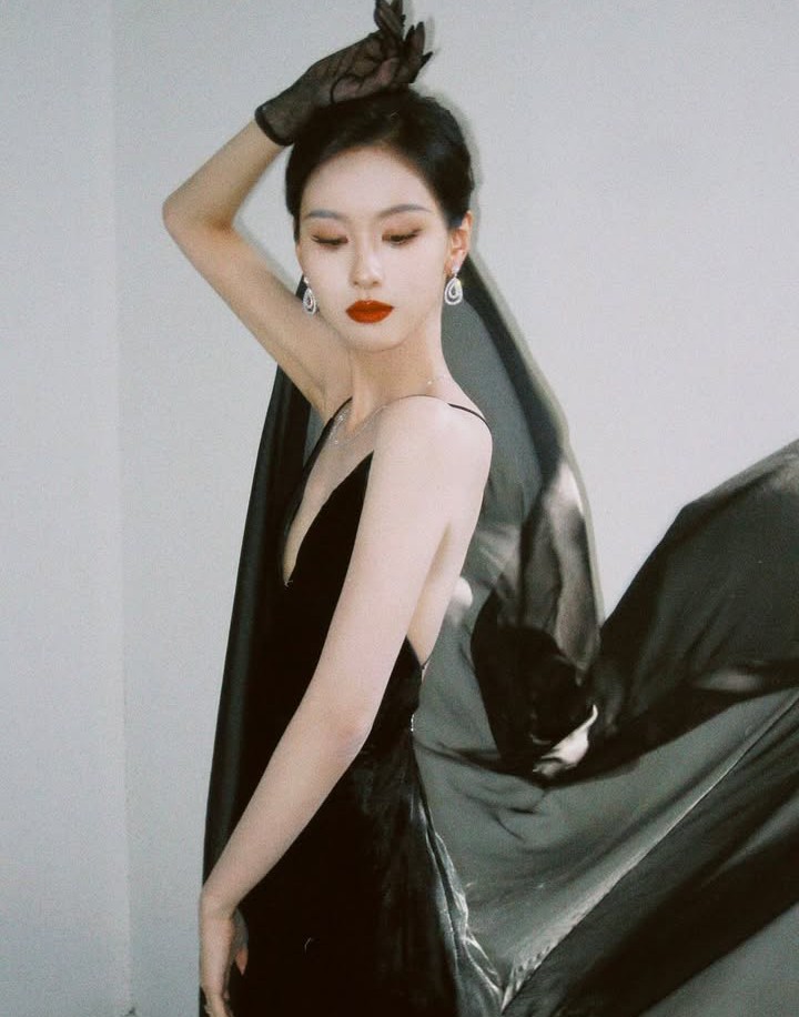 oregeel's tweet image. #ChenDuling 
🖤💋 Beautiful