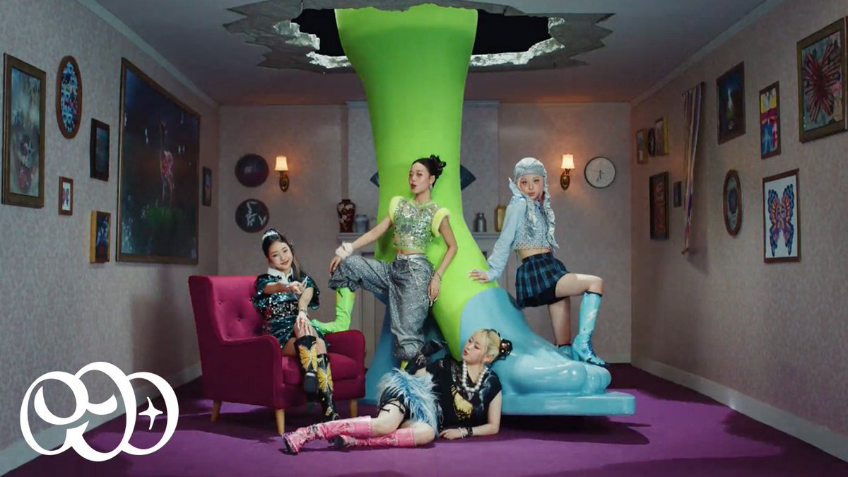 vvup_official's tweet image. VVUP (비비업) ‘Super Model’ MV
Let’s go watch the MV again!

🔗youtu.be/jhgj3wjTC8M

#VVUP #비비업
#SuperModel #VVON
#킴 #팬 #수연 #지윤
#Kim #Paan #Suyeon #Jiyoon