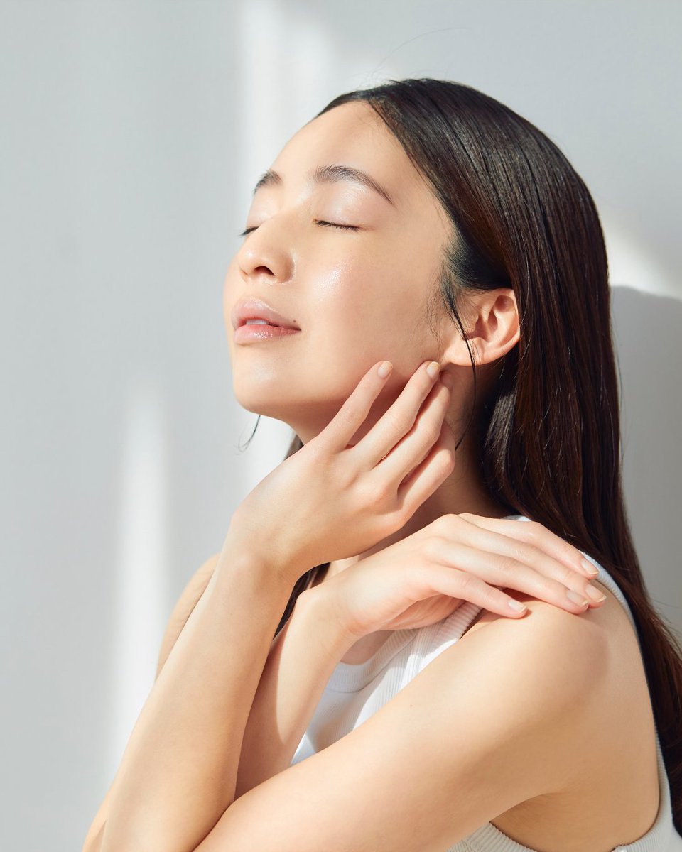 “肌が変われば、心も変わる。”

今の肌に自信が持てないあなたに。

スキンケアをしている時間も、
翌朝肌に触れた瞬間も
思わず笑顔になるように。

毎日のスキンケアルーティンに
ときめきとわくわくを
私らしいを楽しむ時間。
🔗x.gd/rT6pT