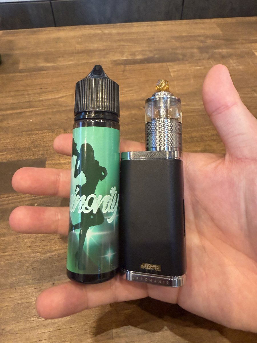 煙草ページ minorityvape @purevaporjapan minorityの🟩購入しました！ EMPIRE Vで