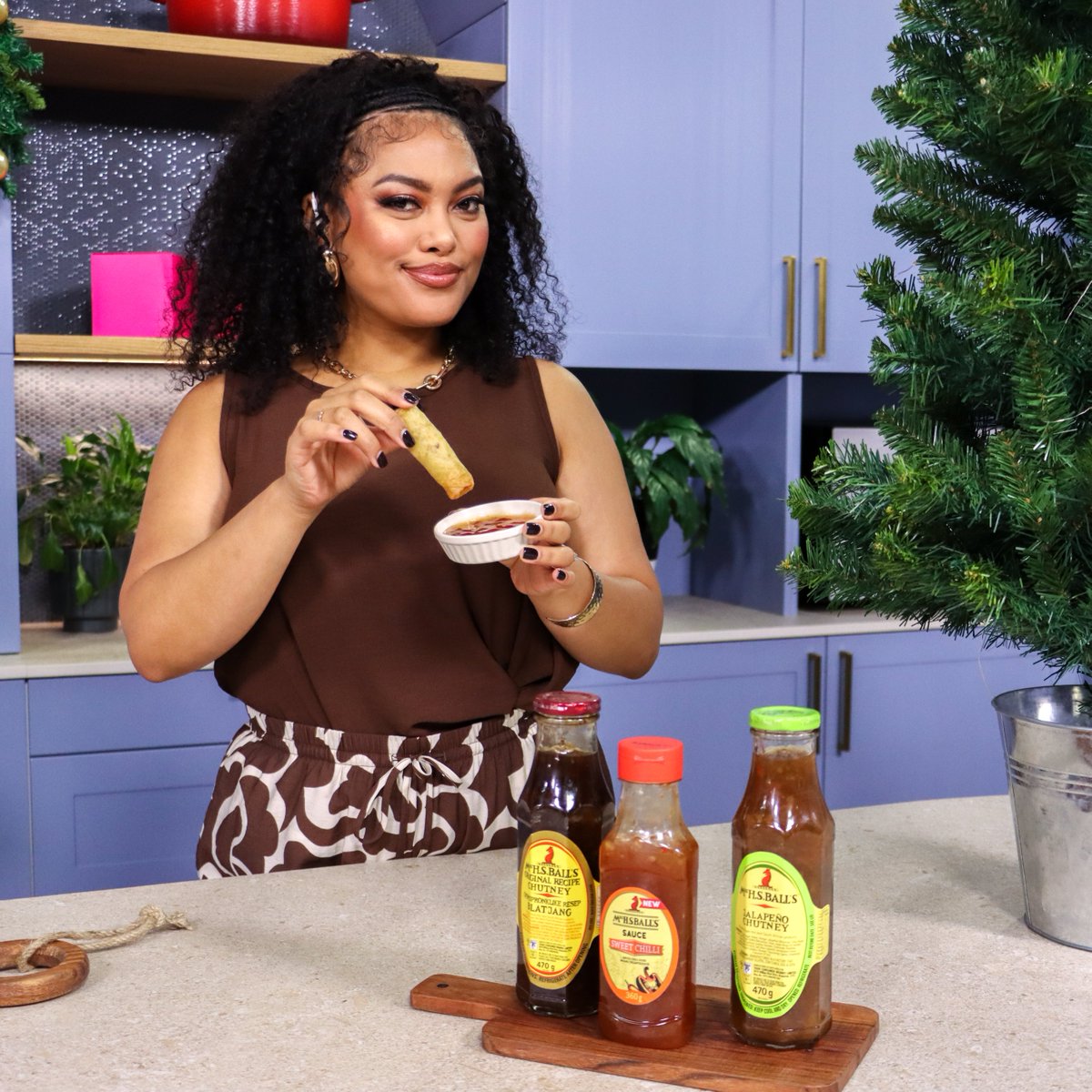 WIN your share of R40 000 with <a href="/MrsHSBalls/">MRS H.S. BALL'S CHUTNEY</a> 🤩💵

Simply create a Mrs Balls inspired dish using your favourite Mrs Balls variant, snap a picture and share it under this post👇 Include #MrsBallsFestiveChallenge AND the Expresso presenter matched to your chosen flavour will recreate
